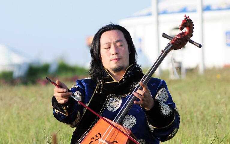 马头琴演奏的著名曲目有哪些?