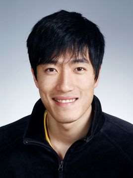 刘翔2004年夺冠视频高清